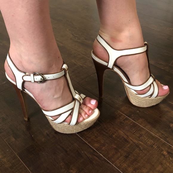 3/20$ Tribute Pump Inspired Aldo White Heals 37 - Picture 11 of 11